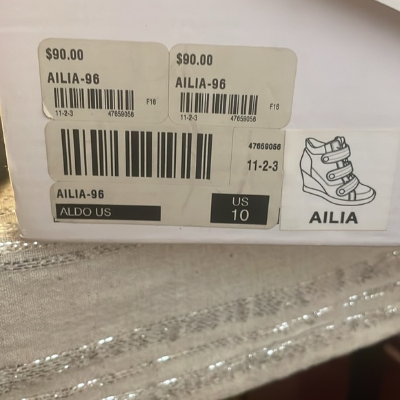 Aldo black, futuristic size 10 wedge boots. Worn once to a Prince event. - Picture 7 of 10